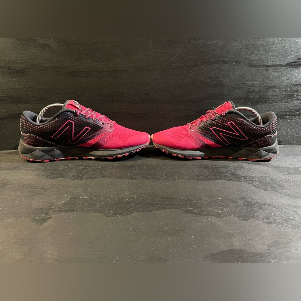 New Balance 690 Women’s Size 11. - Picture 6 of 9